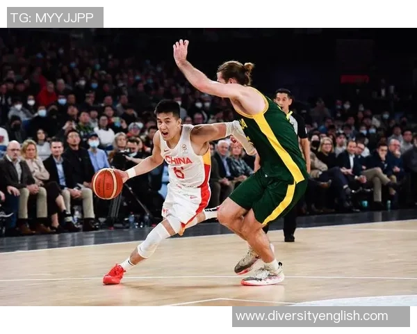 郭艾伦在采访中畅谈篮球梦想与未来发展计划的精彩瞬间